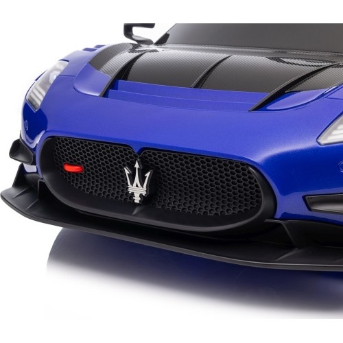 Maserati MC20 GT2 pojazd niebieski
