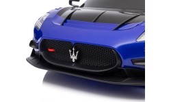 Maserati MC20 GT2 pojazd niebieski