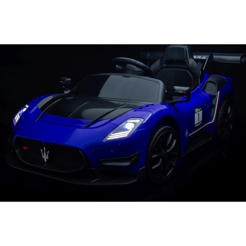 Maserati MC20 GT2 pojazd niebieski
