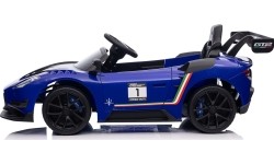 Maserati MC20 GT2 pojazd niebieski