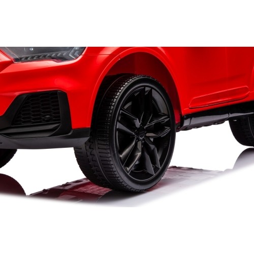 Audi Q7 NEW LIFT pojazd czerwony