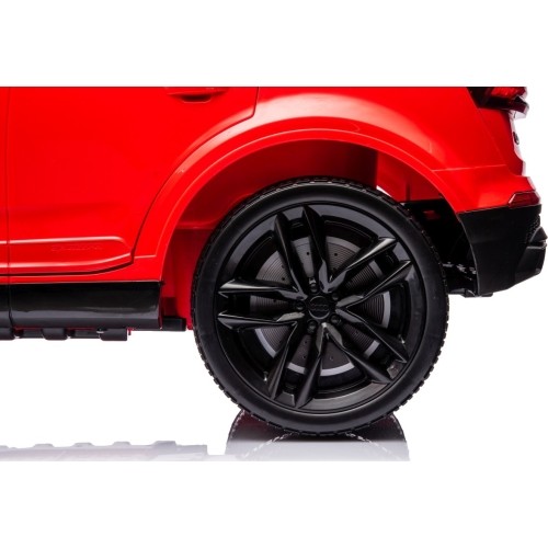 Audi Q7 NEW LIFT pojazd czerwony