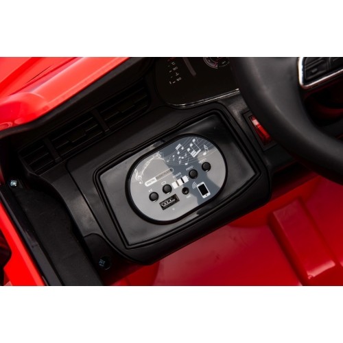 Audi Q7 NEW LIFT pojazd czerwony