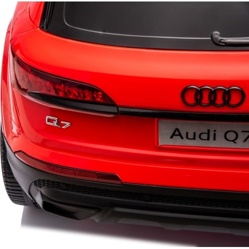 Audi Q7 NEW LIFT pojazd czerwony