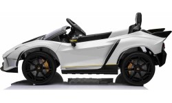 Biały pojazd Lamborghini Invencible