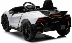 Biały pojazd Lamborghini Invencible
