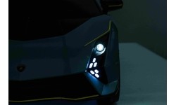 Biały pojazd Lamborghini Invencible