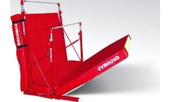 KOMPAKTOWE DRĄŻKI ASYMETRYCZNE - SKŁADANE NÓŻKI - Z WÓZKAMI TRANSPORTOWYMI I SKŁADANĄ MATĄ