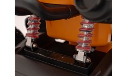 Quad Mclaren Racing MCL 35 pojazd pomarańczowy