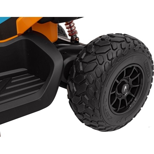 Quad Mclaren Racing MCL 35 pojazd pomarańczowy