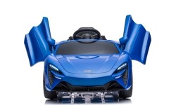 Niebieski pojazd Mclaren Artura