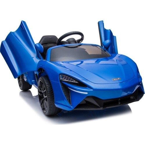 Niebieski pojazd Mclaren Artura