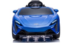 Niebieski pojazd Mclaren Artura