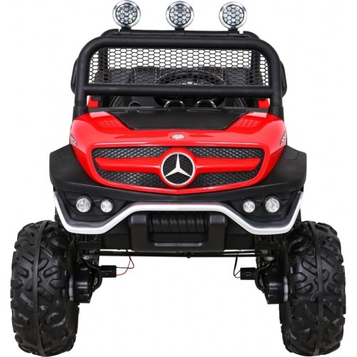 Pojazd Mercedes BENZ UNIMOG czerwony