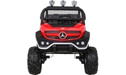 Pojazd Mercedes BENZ UNIMOG czerwony