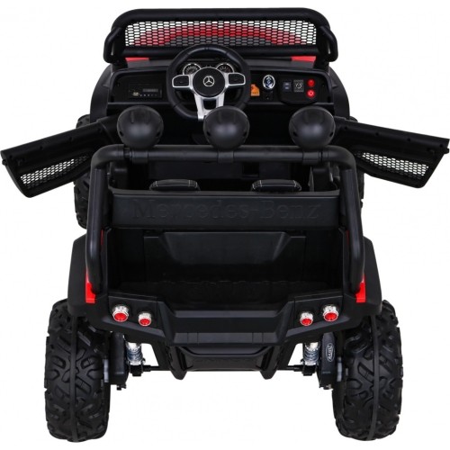 Pojazd Mercedes BENZ UNIMOG czerwony