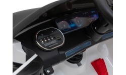 Samochód elektryczny dla dzieci Mercedes Benz AMG EQA, biały