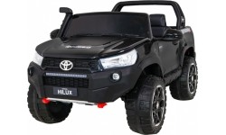 Pojazd elektryczny Toyota Hilux, czarny