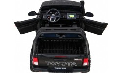 Pojazd elektryczny Toyota Hilux, czarny