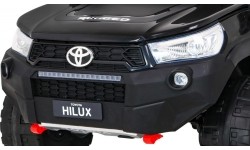 Pojazd elektryczny Toyota Hilux, czarny
