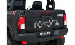 Pojazd elektryczny Toyota Hilux, czarny