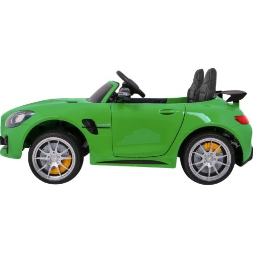 Mercedes-Benz GT R 4 x 4 pomalowany na zielono