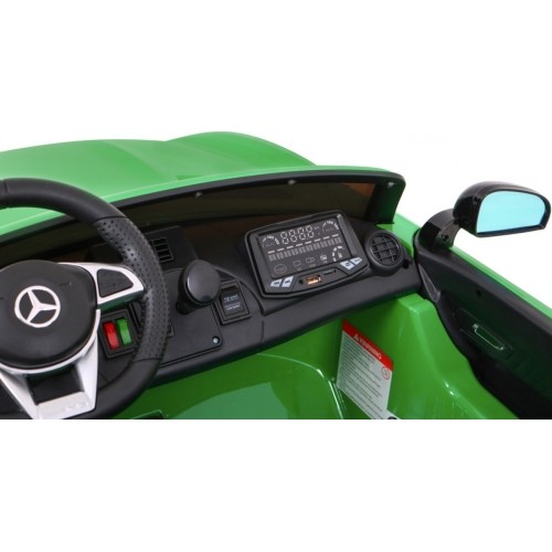 Mercedes-Benz GT R 4 x 4 pomalowany na zielono