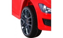 Pojazd elektryczny Maserati Ghibli, czerwony