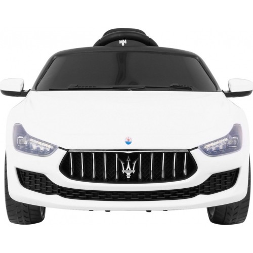 Pojazd elektryczny Maserati Ghibli, biały
