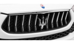 Pojazd elektryczny Maserati Ghibli, biały