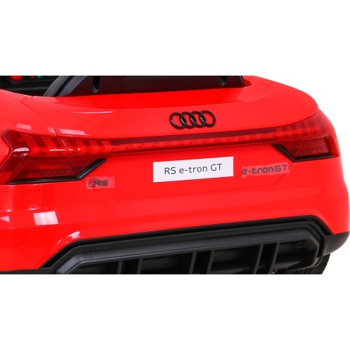 Pojazd elektryczny Audi RS E-Tron GT, czerwony