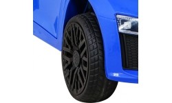 Pojazd elektryczny Audi R8, niebieski