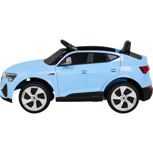 Pojazd elektryczny Audi E-Tron Sportback, niebieski