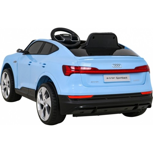 Pojazd elektryczny Audi E-Tron Sportback, niebieski