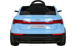 Pojazd elektryczny Audi E-Tron Sportback, niebieski