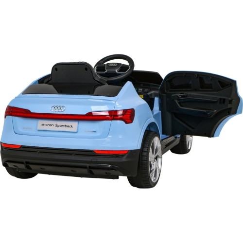 Pojazd elektryczny Audi E-Tron Sportback, niebieski