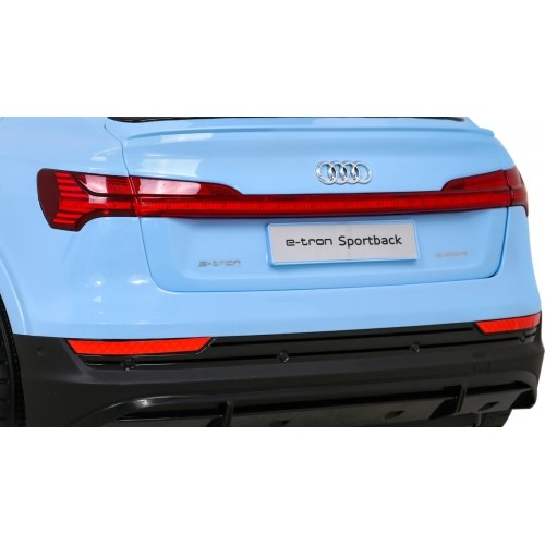 Pojazd elektryczny Audi E-Tron Sportback, niebieski