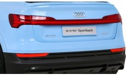 Pojazd elektryczny Audi E-Tron Sportback, niebieski
