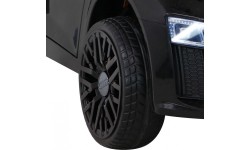 Pojazd elektryczny Audi R8, czarny