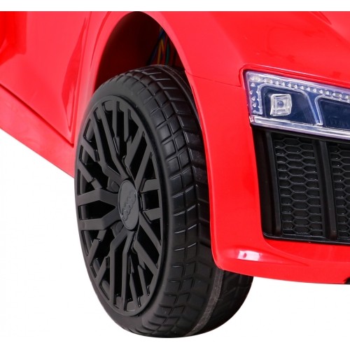 Pojazd elektryczny Audi R8, czerwony