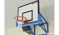 Stacjonarna konstrukcja naścienna do tablicy do koszykówki Coma-Sport K-030