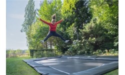 EXIT Dynamiczna trampolina sportowa naziemna 305x519cm - czarna