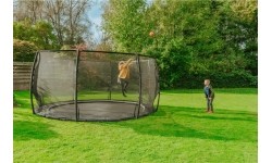 EXIT Dynamiczna trampolina naziemna ø427cm z siatką zabezpieczającą - czarna