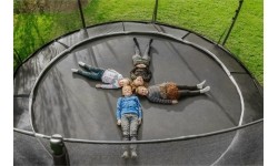 EXIT Dynamiczna trampolina naziemna ø427cm z siatką zabezpieczającą - czarna
