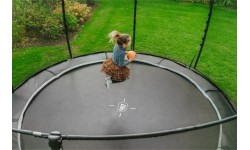 EXIT Dynamiczna trampolina naziemna ø427cm z siatką zabezpieczającą - czarna