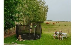 EXIT Dynamiczna trampolina naziemna ø366cm z siatką zabezpieczającą - czarna