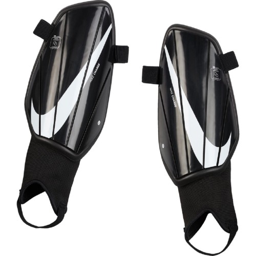 Nagolenniki Nike Chrg Grd, czarne SP2164 010