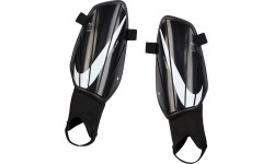 Nagolenniki Nike Chrg Grd, czarne SP2164 010