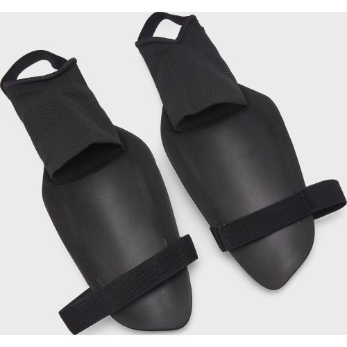 Nagolenniki Nike Chrg Grd, czarne SP2164 010