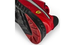 Buty męskie Puma Ferrari Tiburion Rosso Corsa czerwone 307234 02